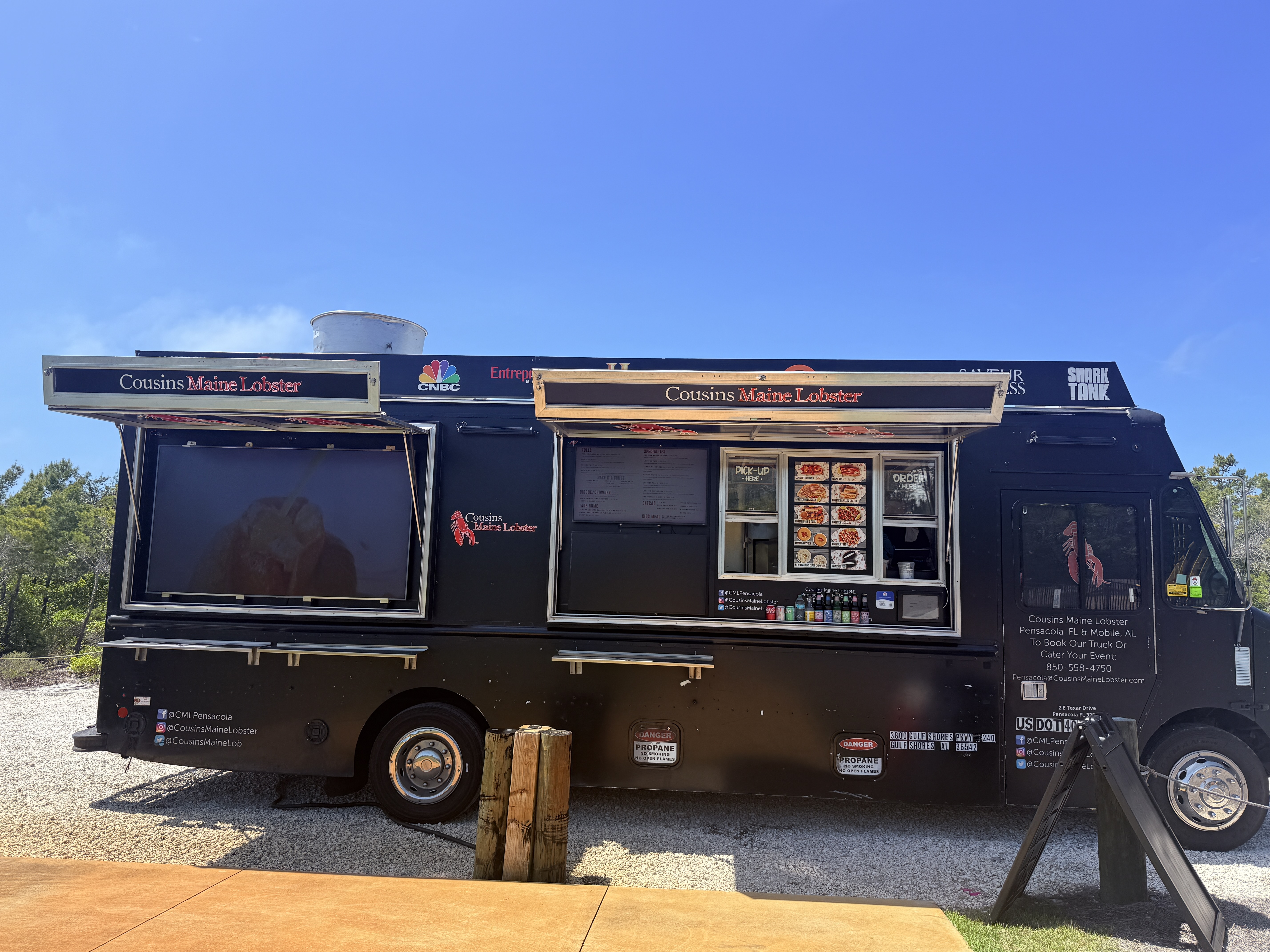 Ono Island food truck gathering